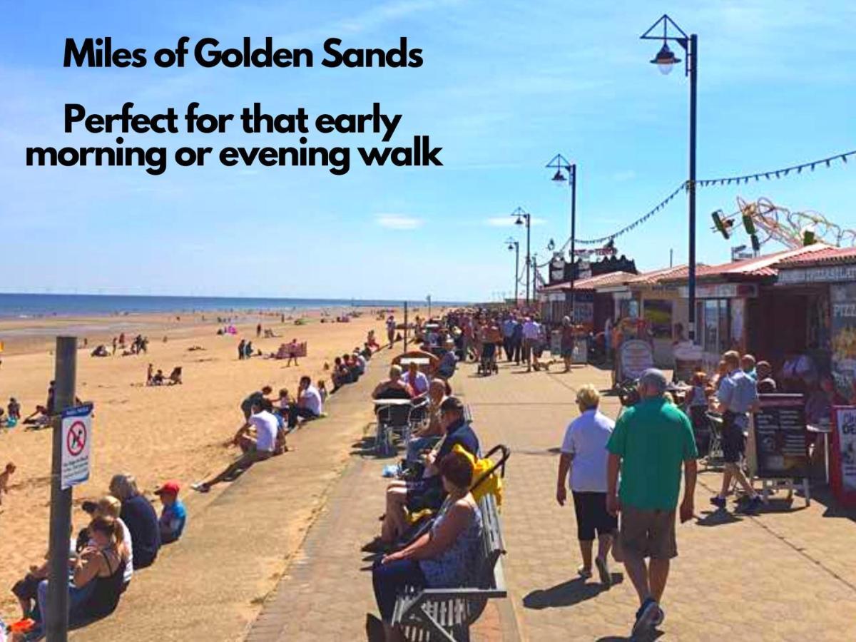 Romantic Lakeside Cottage By The Beach! With Super Cosy Log Burner! The Perfect Escape To Your Home From Home By The Sea! So Relaxing - You Won'T Want To Leave! Pet Friendly! Mablethorpe Extérieur photo