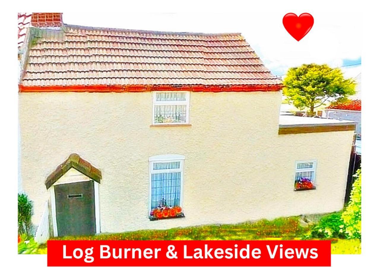 Romantic Lakeside Cottage By The Beach! With Super Cosy Log Burner! The Perfect Escape To Your Home From Home By The Sea! So Relaxing - You Won'T Want To Leave! Pet Friendly! Mablethorpe Extérieur photo